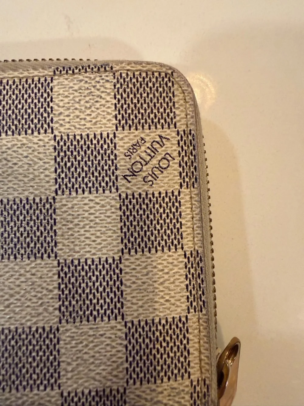 Louis Vuitton Damier Azur Zip-Around Wallet in White and Gray - Picture 7 of 12